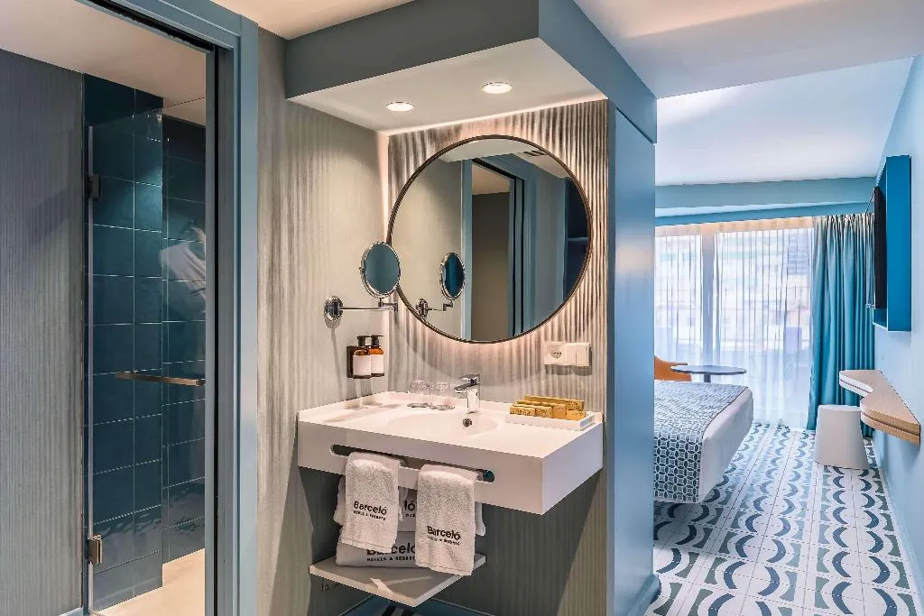 Room SUPERIOR SIDE SEA VIEW Room, Barcelo Benidorm Beach - Adults Recommended, Costa Blanca