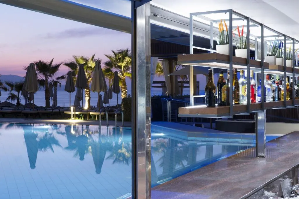Bar, Thalassa Beach Resort, Crete