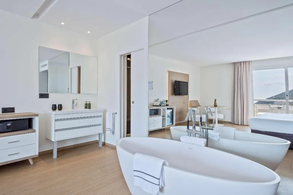 DOUBLE PREMIUM SEA VIEW Room, Melia Sitges, Costa Brava