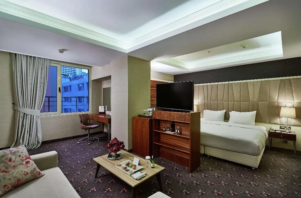 Room, DoubleTree By Hilton Izmir Alsancak, Izmir