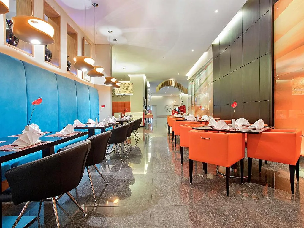 Restaurant, Ibis Mall  Avenue Dubai Hotel, Dubai