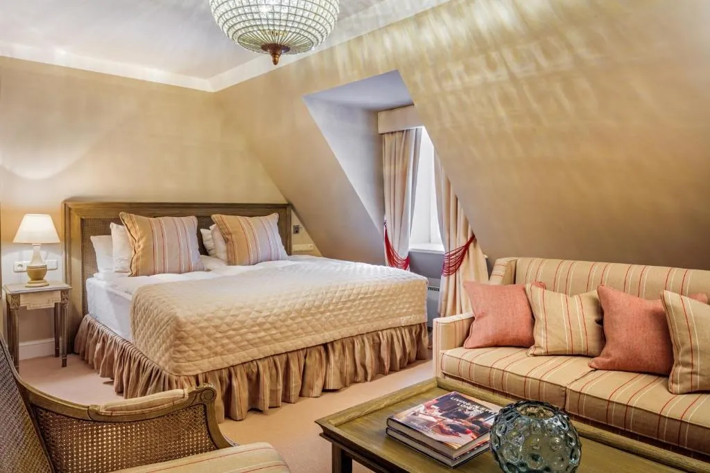 JUNIOR SUITE STANDARD Room, Schlossle, Tallinn