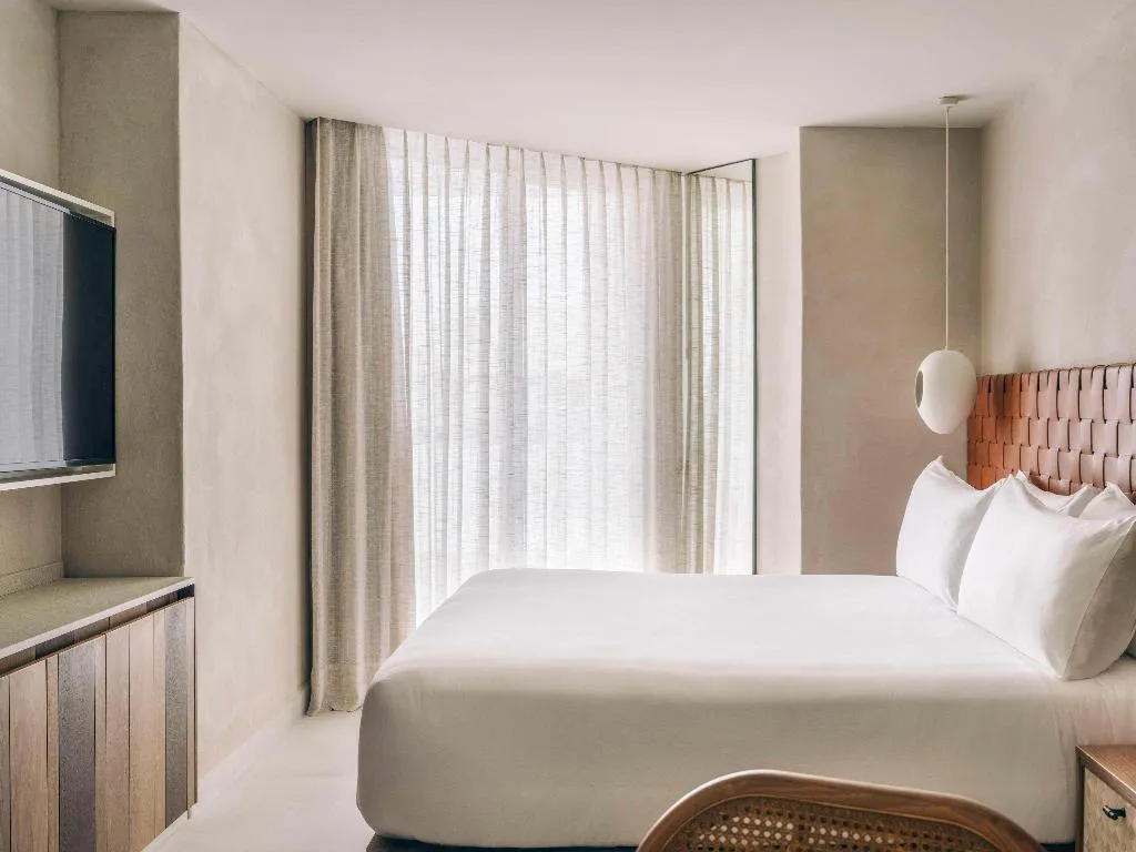 DOUBLE Accesible Deluxe  Room, Mondrian Hotel Ibiza, Ibiza