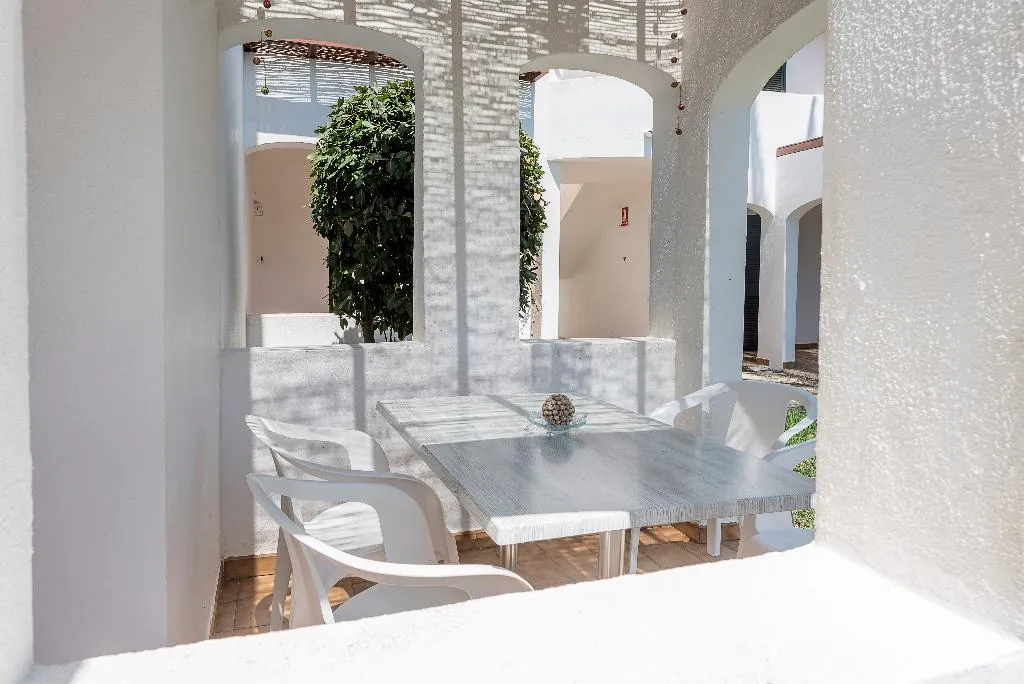 APARTMENT CAPACITY 4 ONE BEDROOM Room, Las Brisas I & II, Menorca