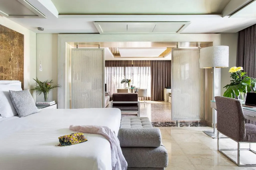 VILLA WITH PRIVATE POOL Room, Redlevel At Melia Palacio De Isora, Tenerife