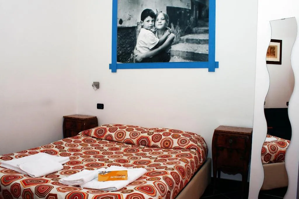 Room, Casa Del Monacone, Naples