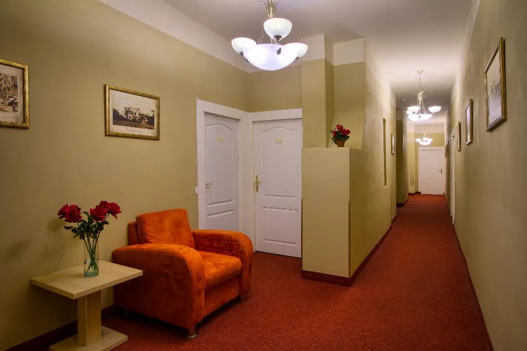 Lobby, Taurus, Prague