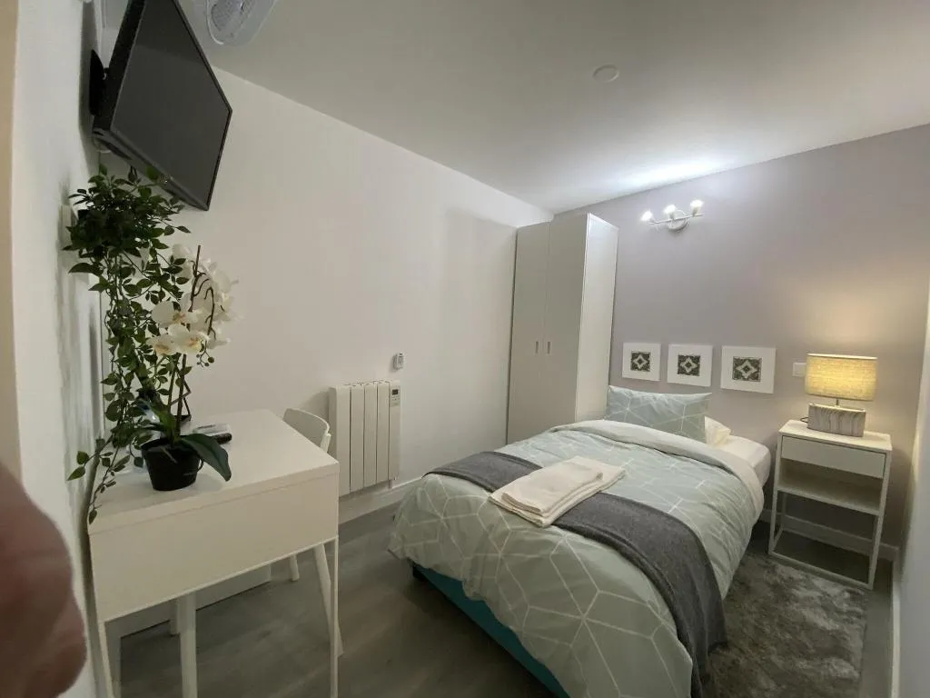 Room, Residencial Triunfo, Porto
