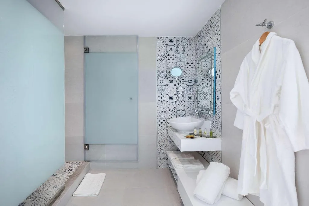 SUITE DELUXE ONE BEDROOM Room, Hilton Skanes Monastir Beach Resort, Tunisia