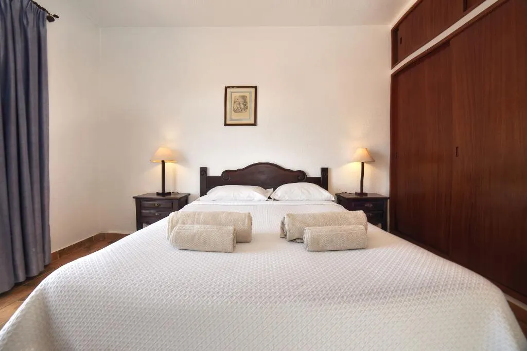 VILLA THREE BEDROOMS Room, Parque Monte Verde, Algarve