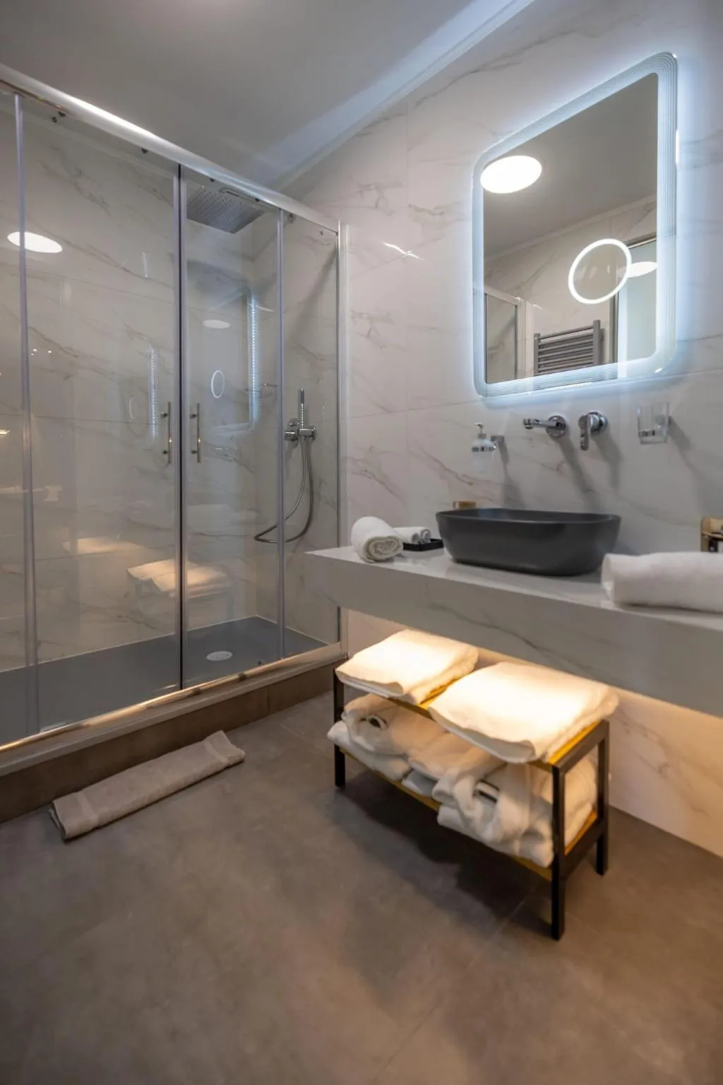 Room, Athens 507, Athens