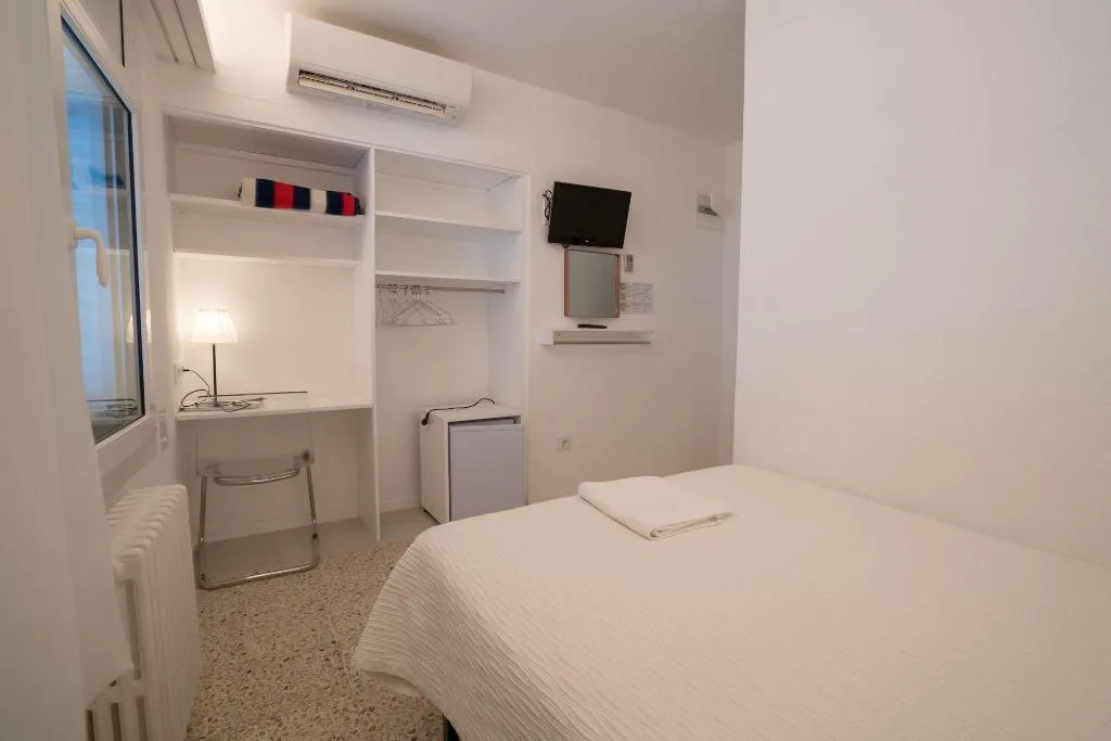 Room, Hostal Marina Cadaqués, Costa Brava