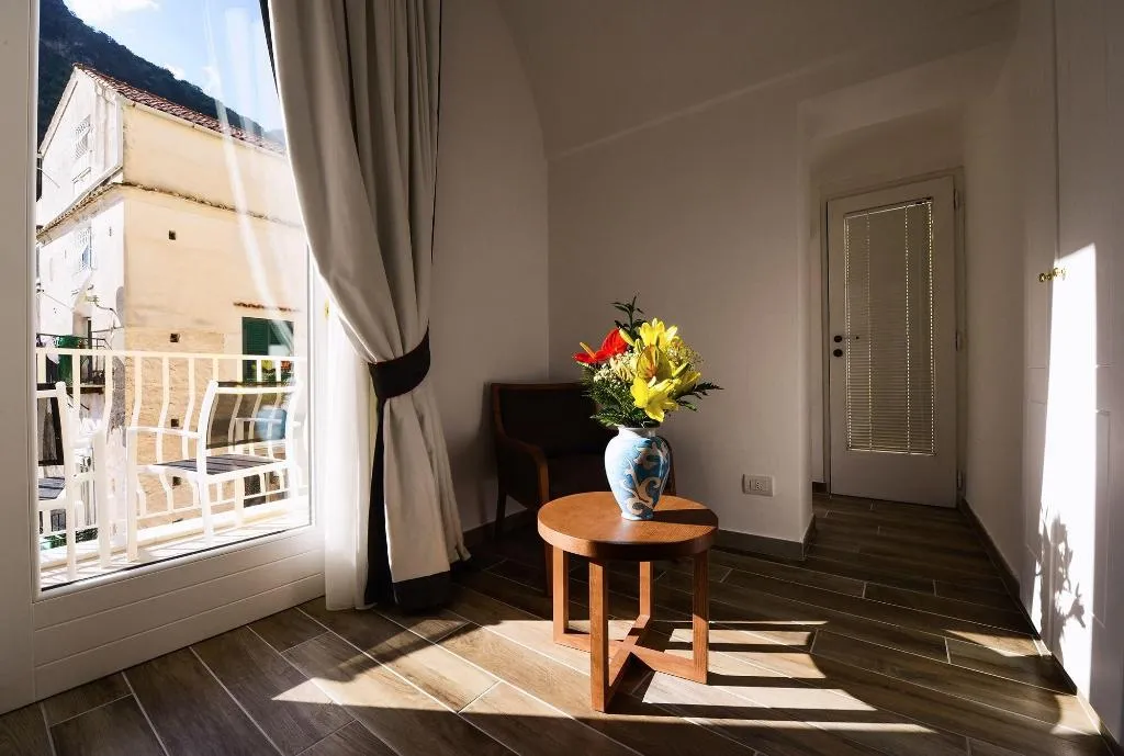 Room, Amalfi Luxury House, Naples
