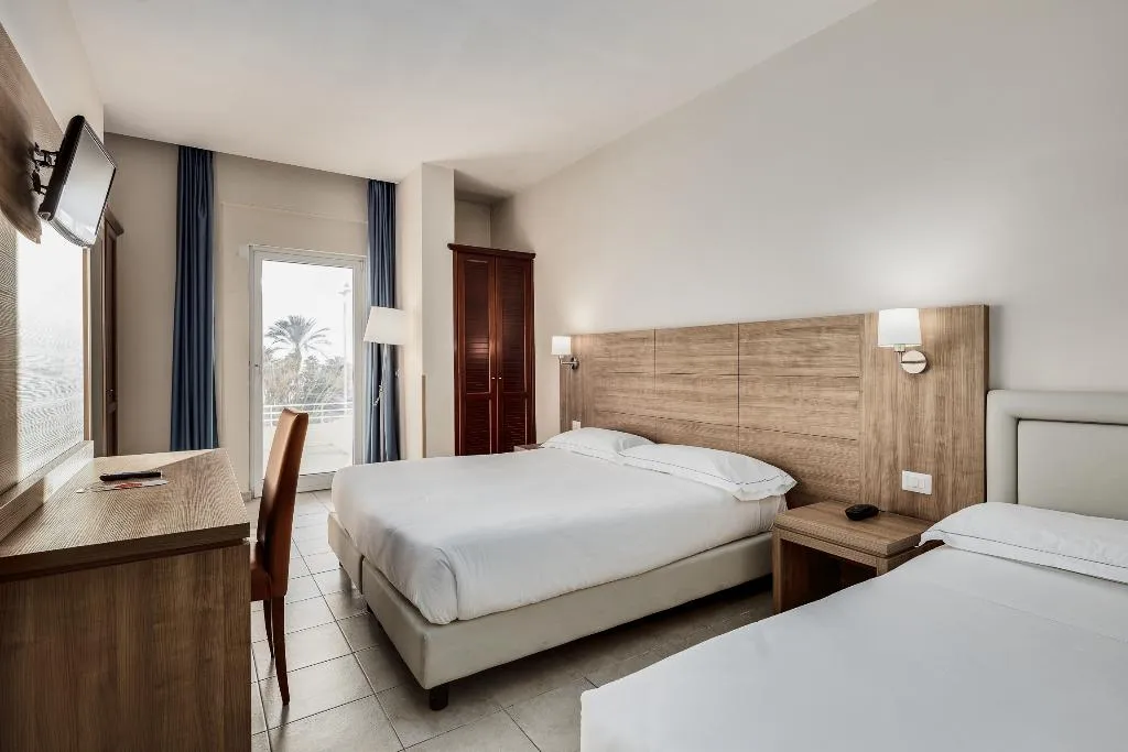 TRIPLE STANDARD Room, Hotel Mediterraneo, Rome