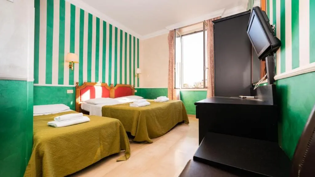 TRIPLE STANDARD Room, Center 3, Rome