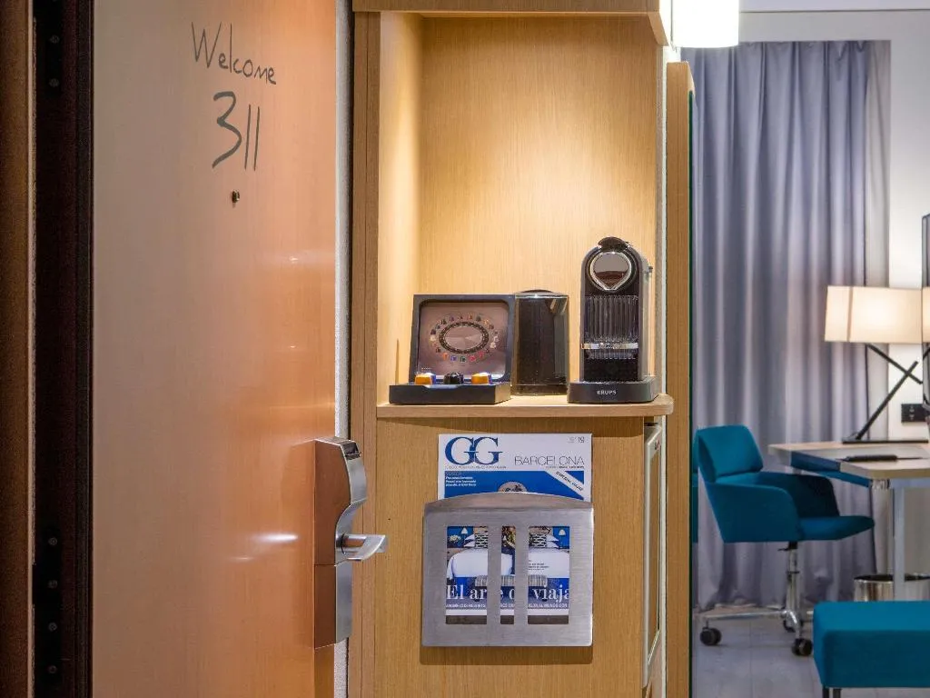 DOUBLE EXECUTIVE QUEEN BED Room, Novotel Barcelona Cornella, Barcelona