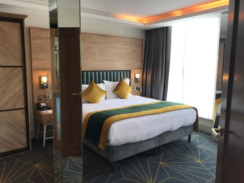 SUITE STANDARD Room, Iveagh Garden Hotel, Dublin