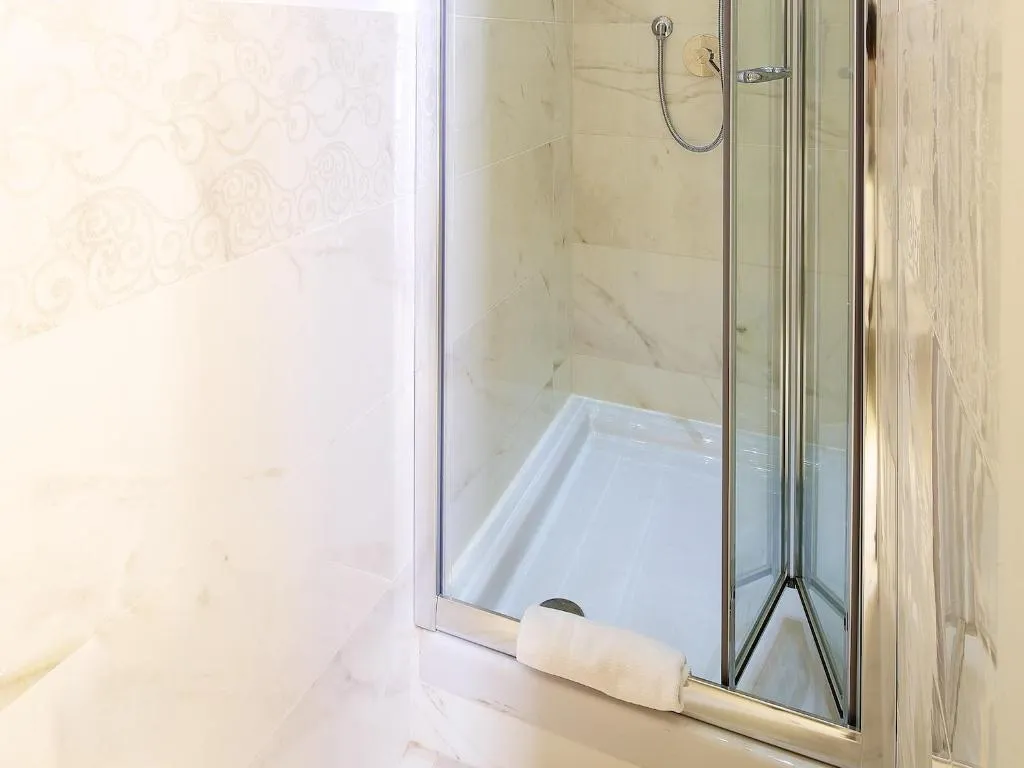 Room, Tullia And Prisca Relais Guest House, Naples