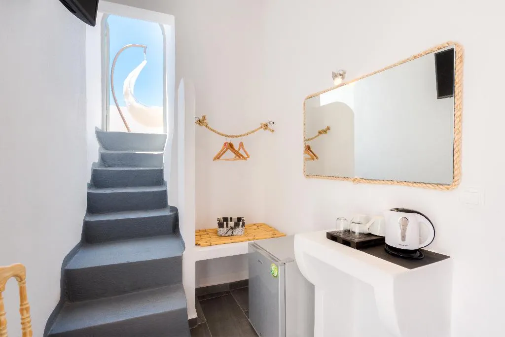 Double or Twin SEA VIEW Room, Katris Apartments, Santorini