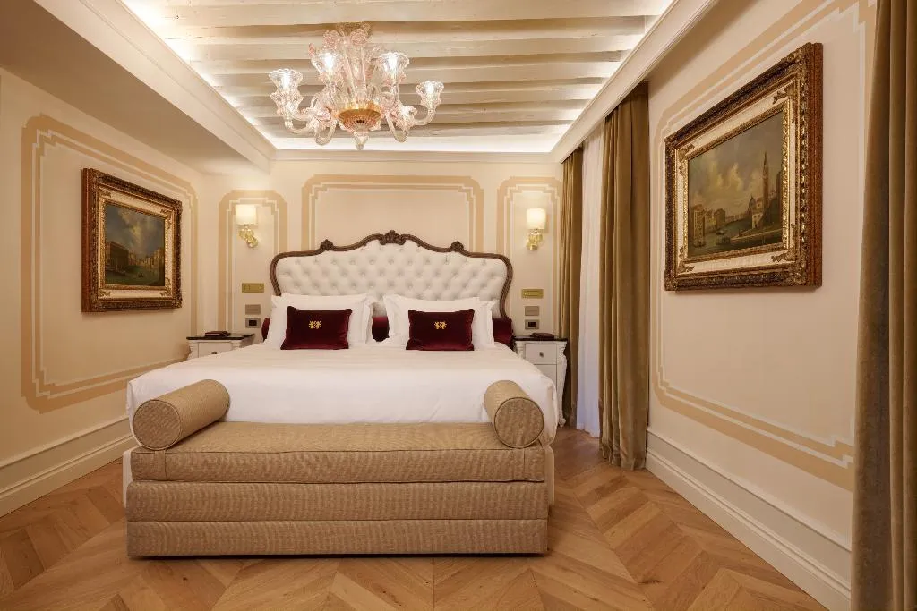 SUITE GARDEN VIEW Room, Palazzo Giovanelli e Gran Canal, Venice