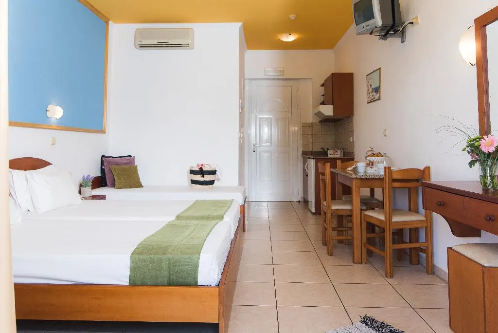 STUDIO CAPACITY 3 Room, Yiannis Manos, Crete