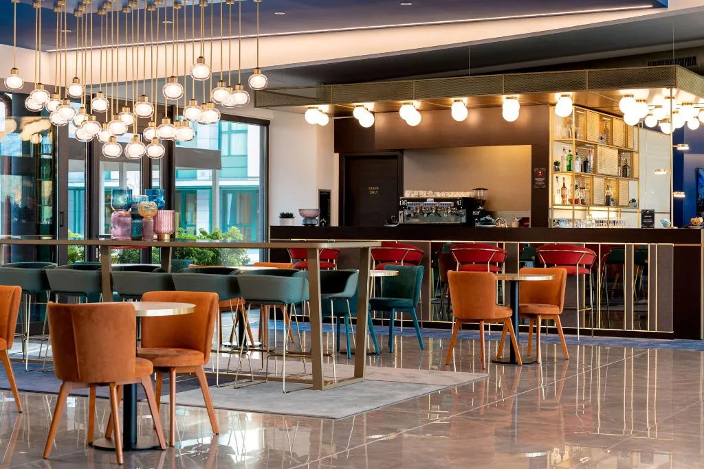 Bar, Doubletree by Hilton Milan Malpensa Solbiate Olona, Milan