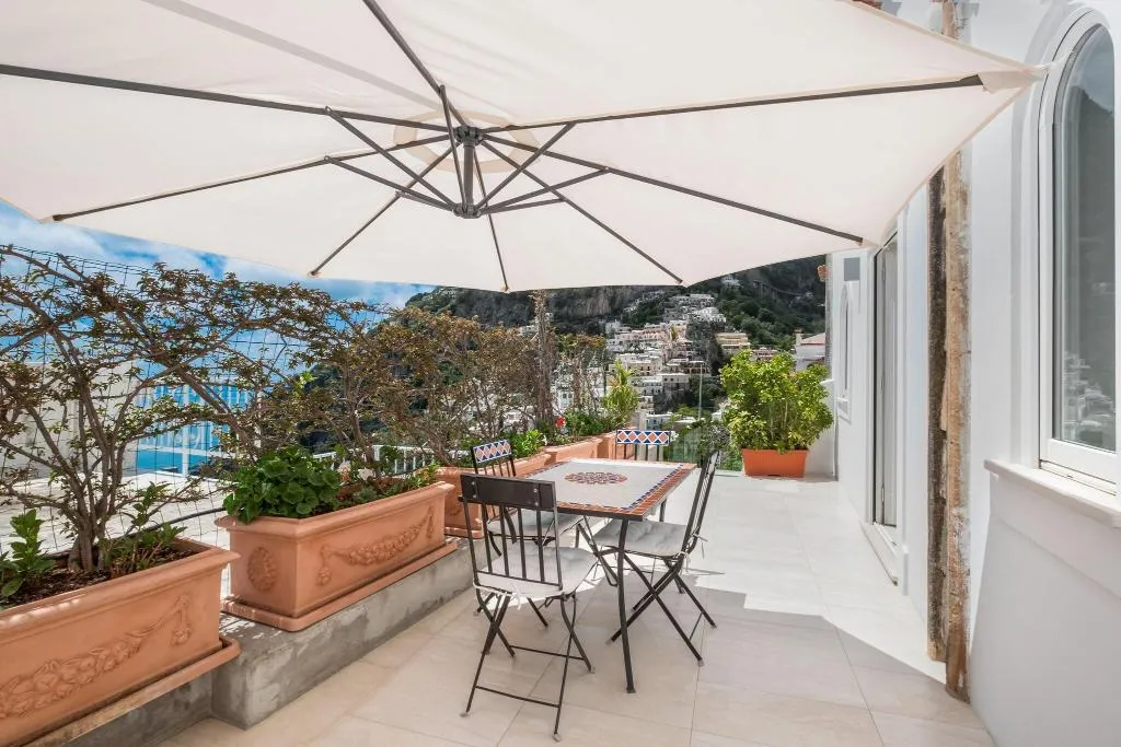SUITE WITH PRIVATE POOL Room, Villa Magia, Naples