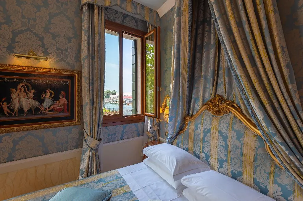 Double or Twin CAPACITY 2 Room, Canal Grande, Venice