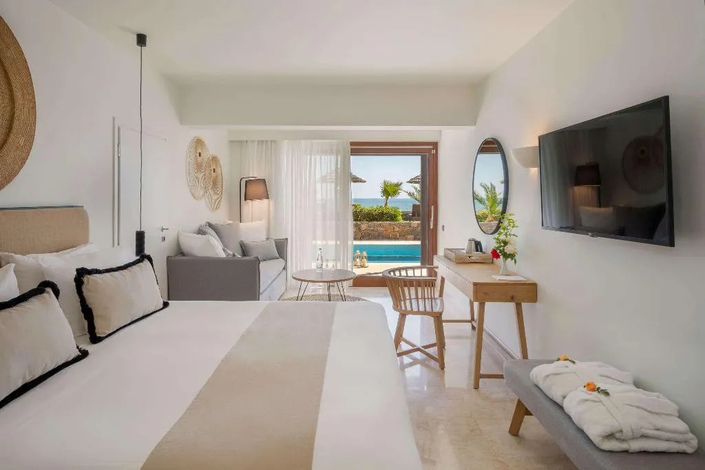SUITE WITH PRIVATE POOL Room, Blue Sea Beach Affiliated by Melia, Crete