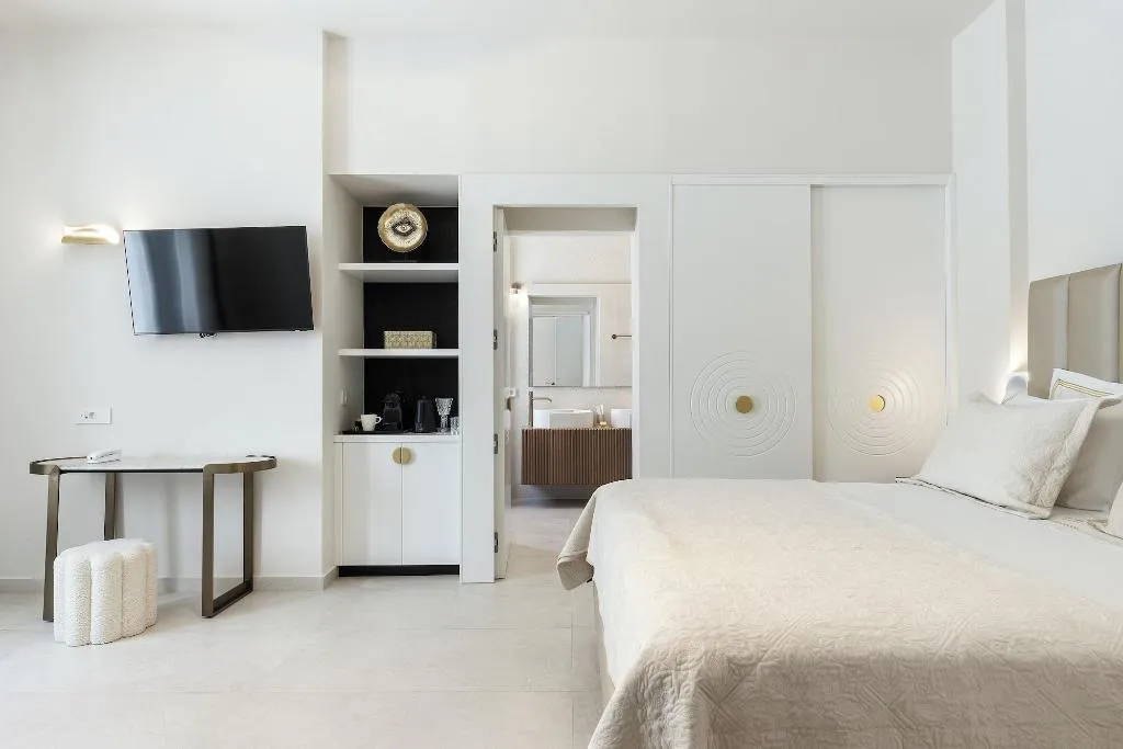 Room, La Madeleine Oia, Santorini