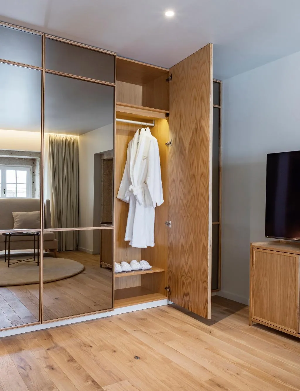 SUITE KING BED ONE BEDROOM  Room, Vignette Collection  Casa da Companhia, Porto