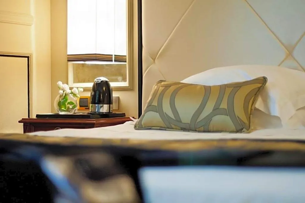 TWIN SUPERIOR Room, Grand Visconti Palace, Milan