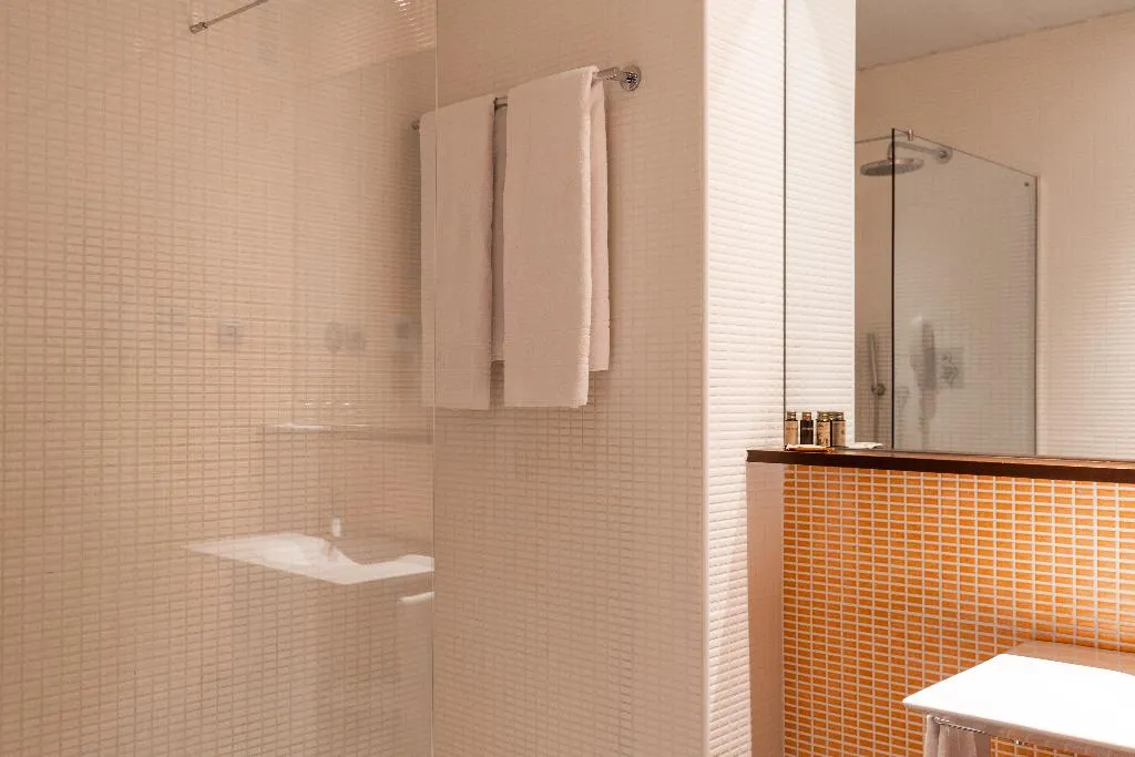 Double or Twin STANDARD Room, Onix Liceo, Barcelona