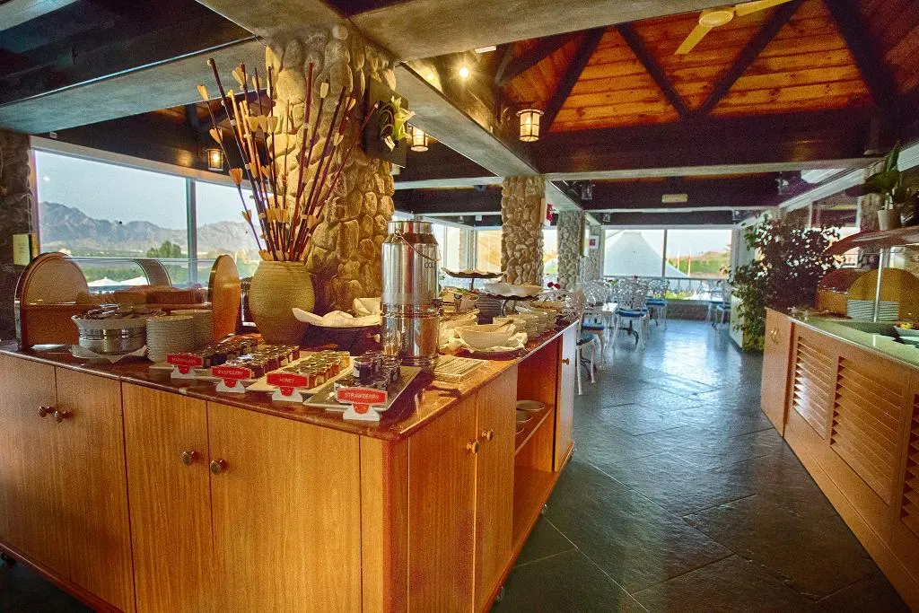 Restaurant, JA Hatta Fort Hotel, Dubai
