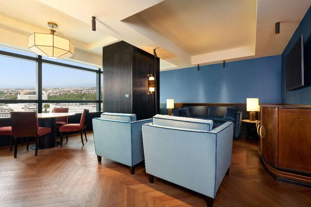 SUITE KING SIZE BED Room, Hilton Rome Eur La Lama, Rome