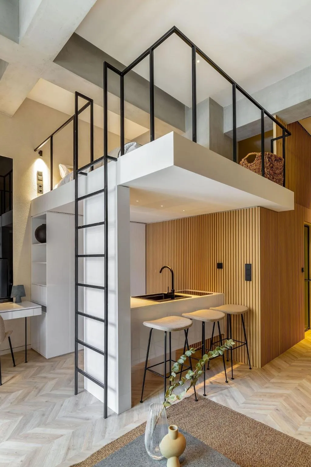 Room, Newel Psychiko, Athens