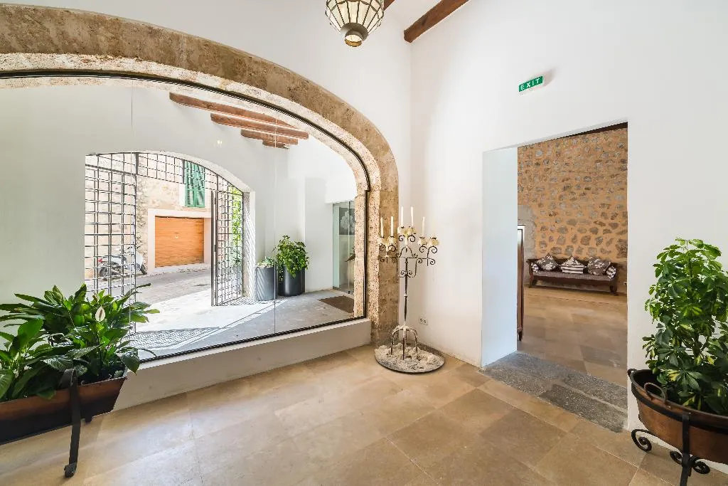 Lobby, Ca'l Bisbe, Majorca