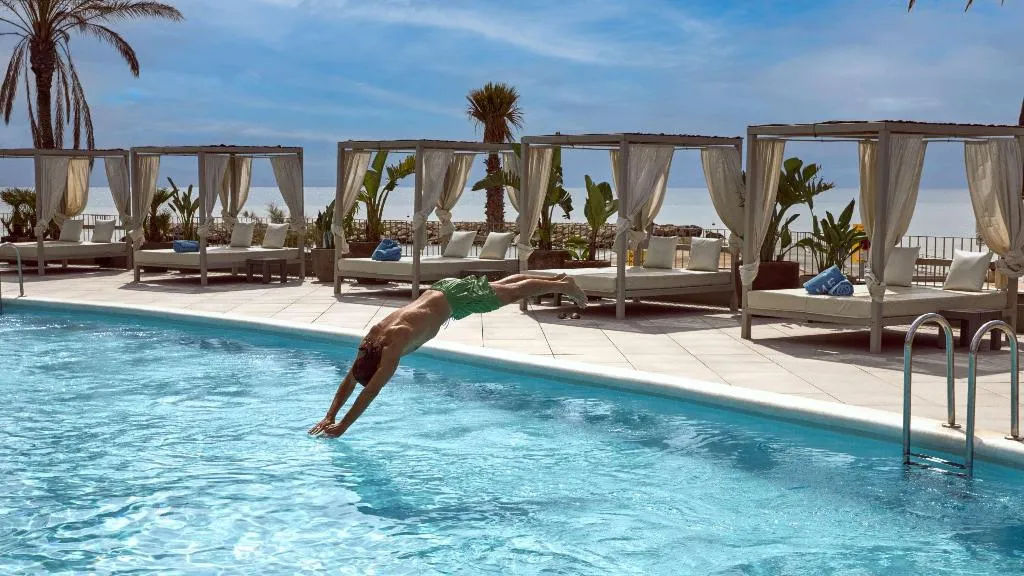 Pool, ME Sitges Terramar, Costa Brava