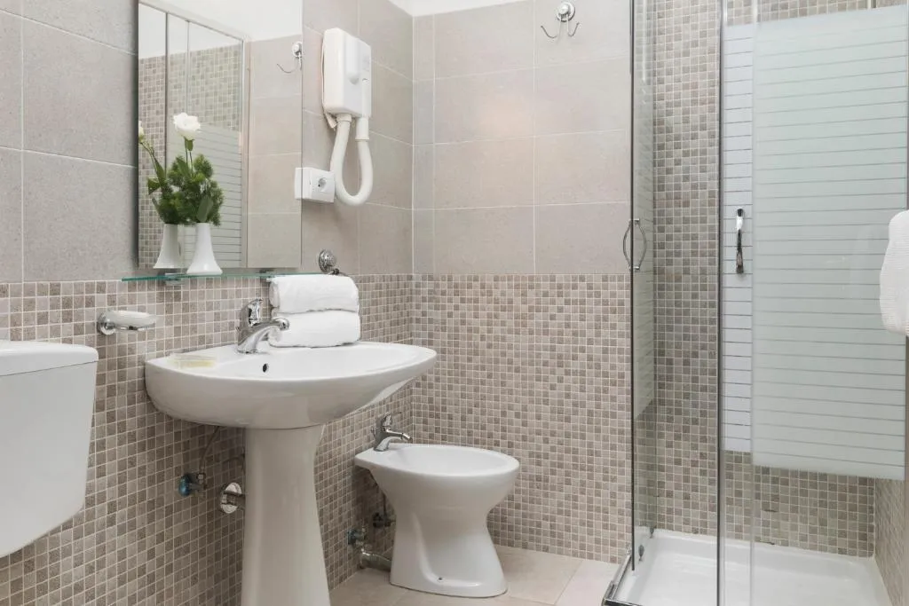 TRIPLE STANDARD Room, Villa Rosa, Rome