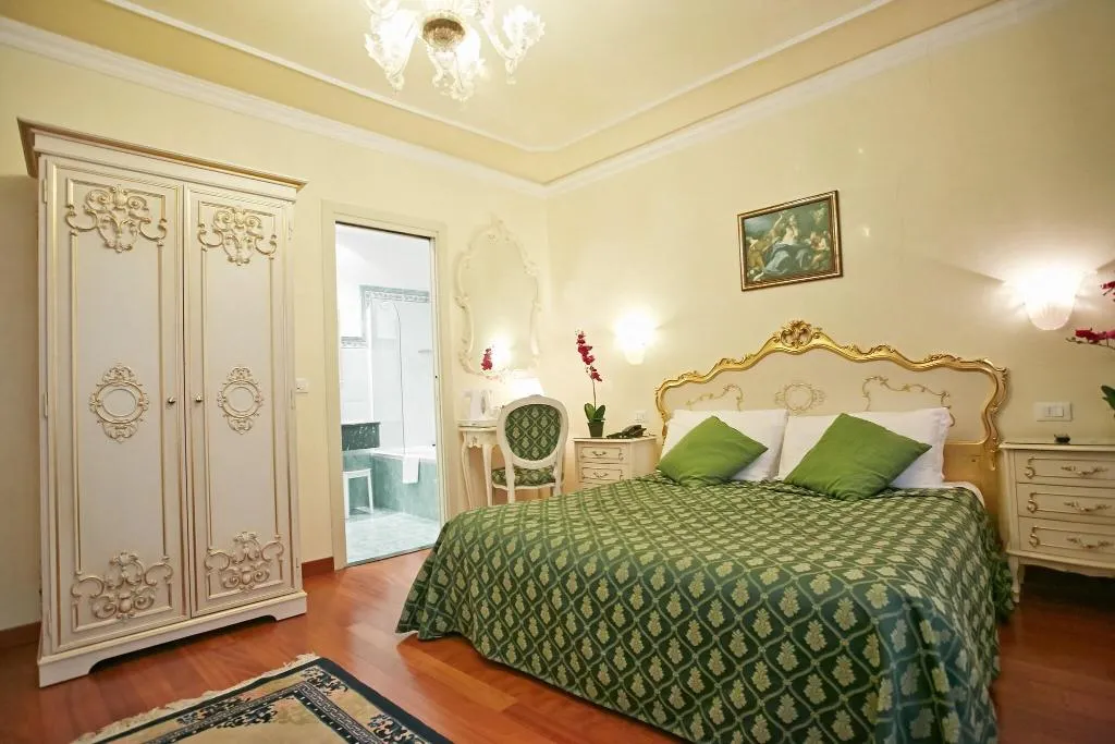 DOUBLE SUPERIOR Room, Hotel San Luca, Venice