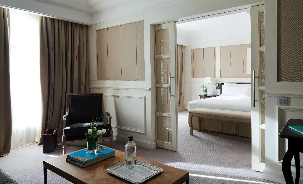 JUNIOR SUITE STANDARD Room, Majestic Hotel & Spa Barcelona, Barcelona