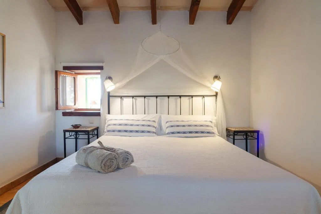 Room, Sa Rota den Palerm, Majorca