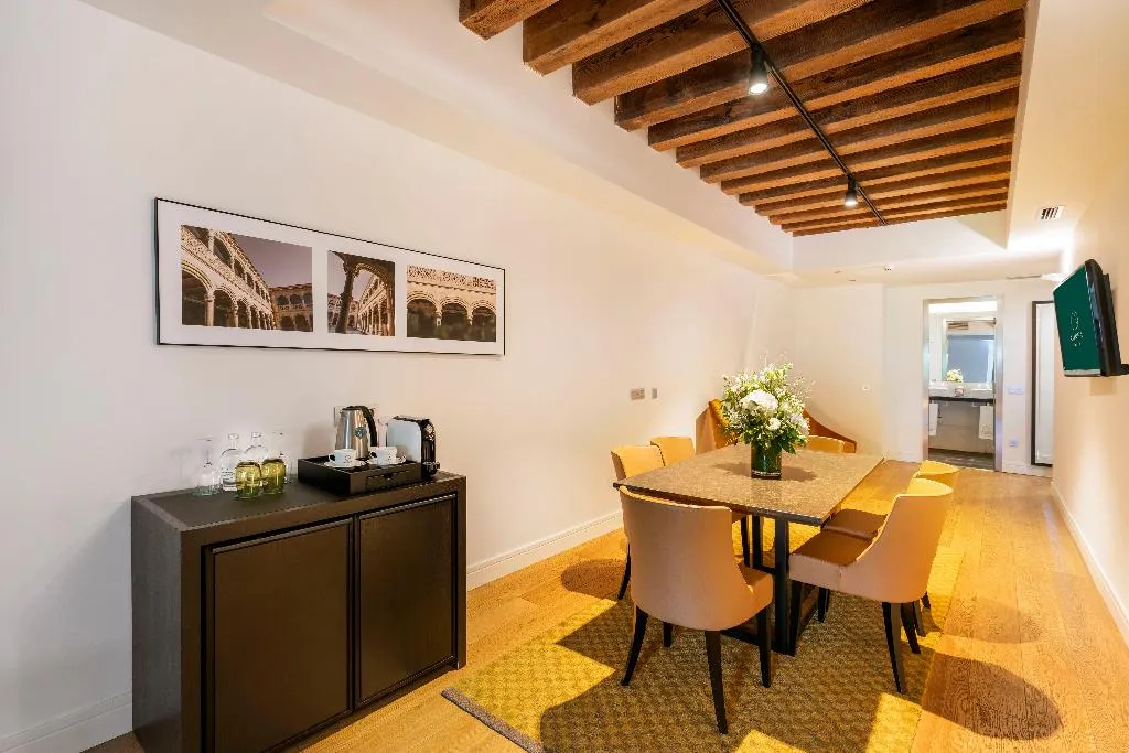 JUNIOR SUITE STANDARD Room, Áurea Convento Capuchinos by Eurostars Hotel, Madrid
