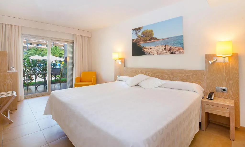 DOUBLE WITH BALCONY Room, Iberostar Waves Pinos Park, Majorca