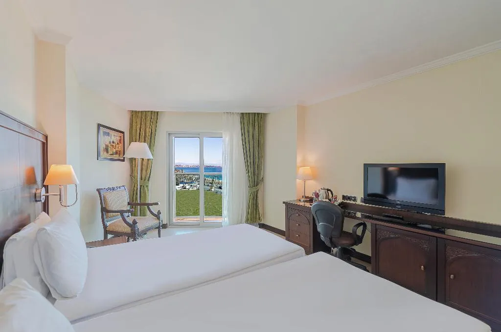 TWIN SIDE SEA VIEW Room, Crowne Plaza Antalya, Antalya