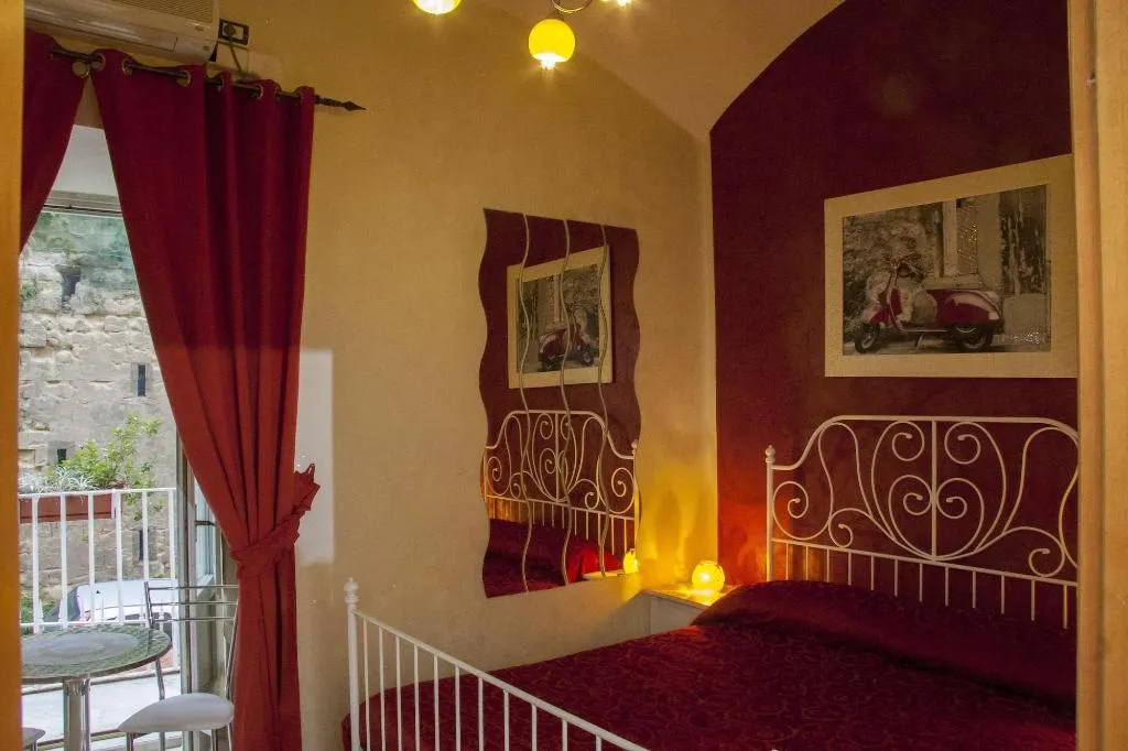 Room, Residence Confalone, Naples