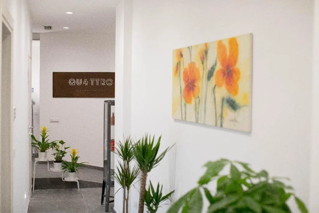 Lobby, Quattro Briganti, Naples