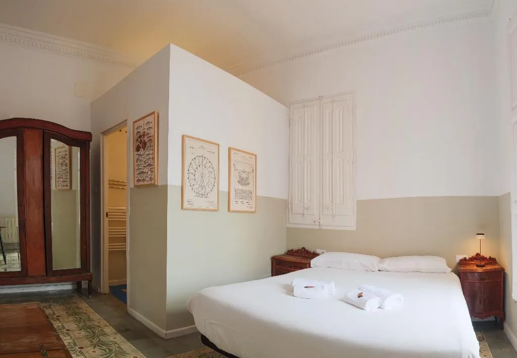 DOUBLE STANDARD Room, Verdi 254, Barcelona