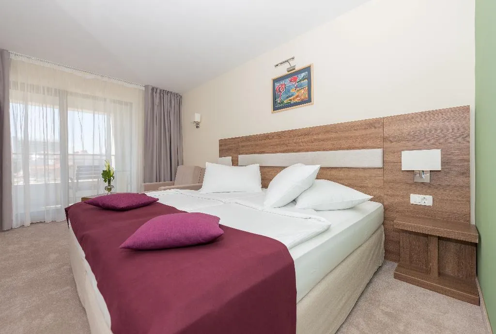 DOUBLE PARK VIEW WITH BALCONY Room, Park, Split
