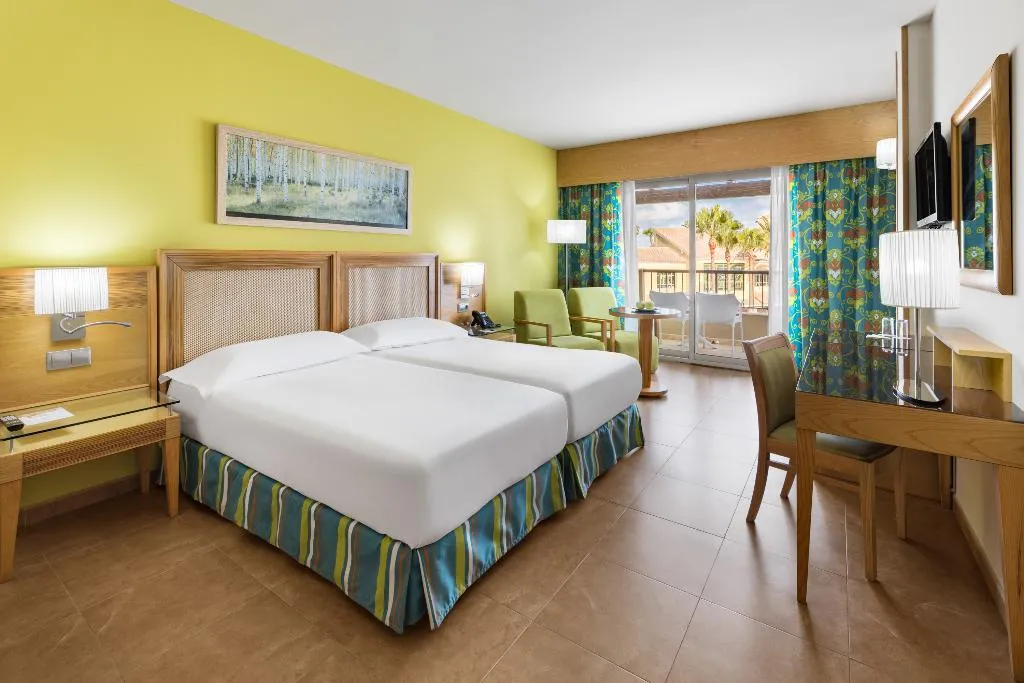 FAMILY ROOM SUPERIOR Room, Elba Costa Ballena Beach & Thalasso Resort, Costa De La Luz
